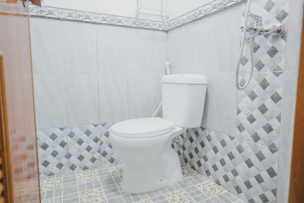 Reddoorz Syariah Near Siloam Hospital Kebon Jeruk Hotel Jakarta Kültér fotó