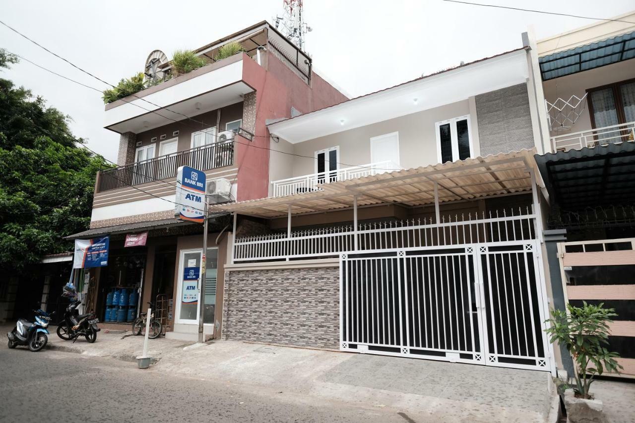 Reddoorz Syariah Near Siloam Hospital Kebon Jeruk Hotel Jakarta Kültér fotó
