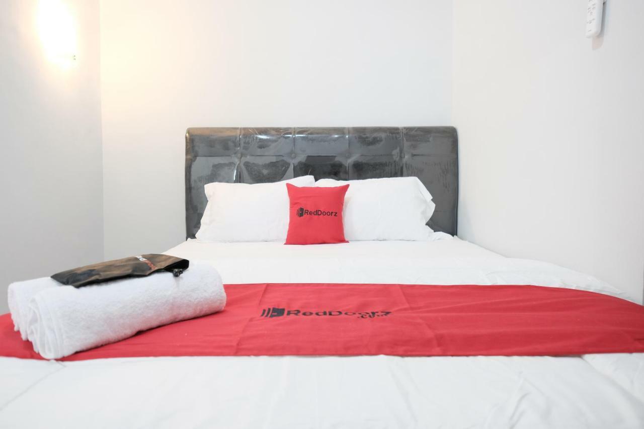 Reddoorz Syariah Near Siloam Hospital Kebon Jeruk Hotel Jakarta Kültér fotó