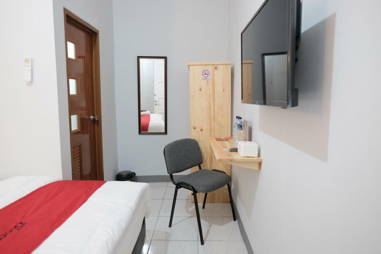 Reddoorz Syariah Near Siloam Hospital Kebon Jeruk Hotel Jakarta Kültér fotó